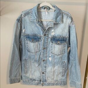 ⚡️ Free People Distressed & Studded Jean Jacket 💙